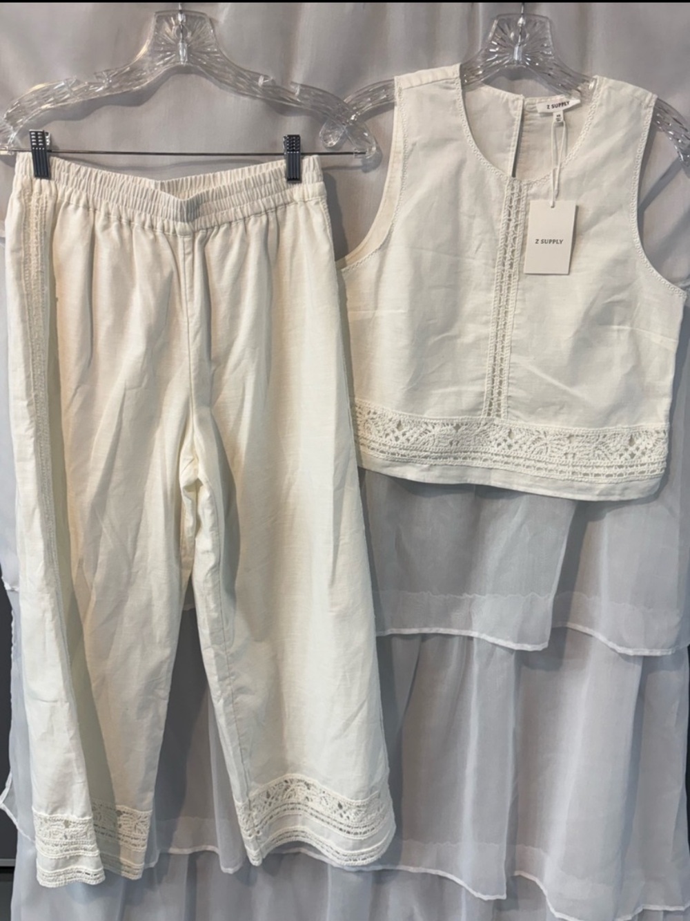 NWT Z Supply White Casual Pants
 beautiful embroidery & Matching Top🌻